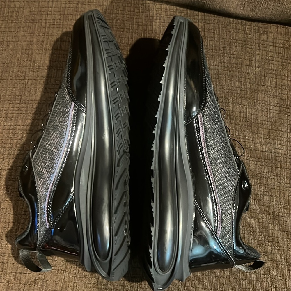 Stylish Black and Patent Leather Trim Sneakers with unique twist knob laces. - Picture 7 of 9